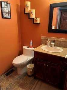 302 8 Avenue Property Photo 11