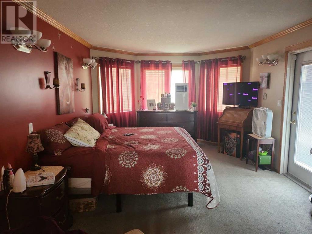 302 8 Avenue Property Photo 18