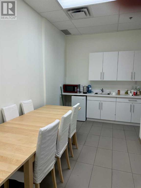 107, 2308 Centre Street Ne Property Photo 9