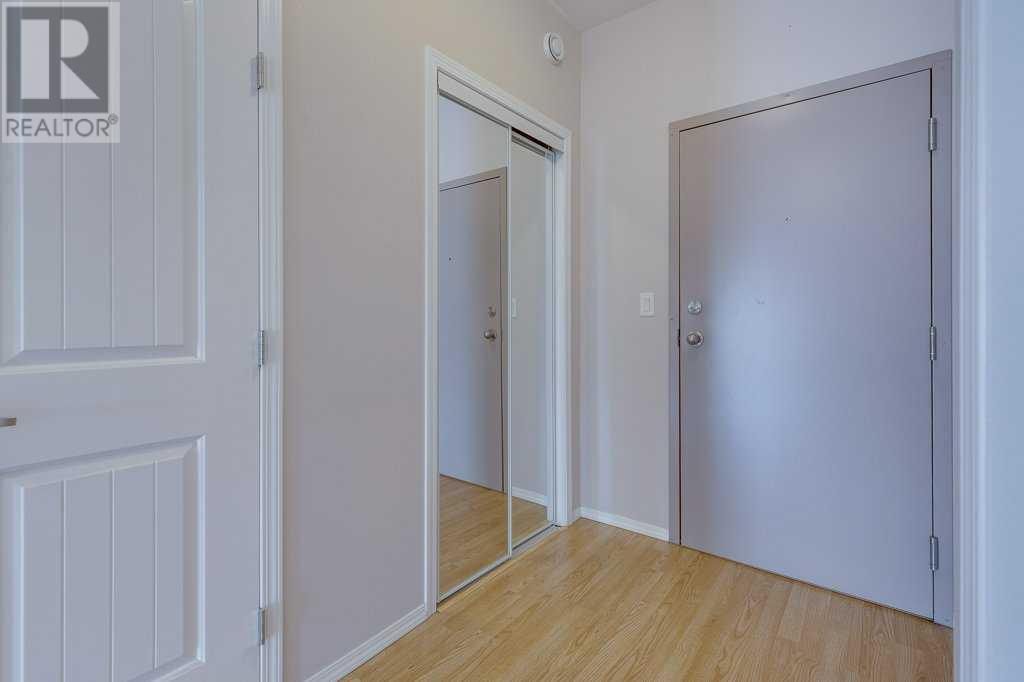 2, 5414 51 Street Property Photo 5