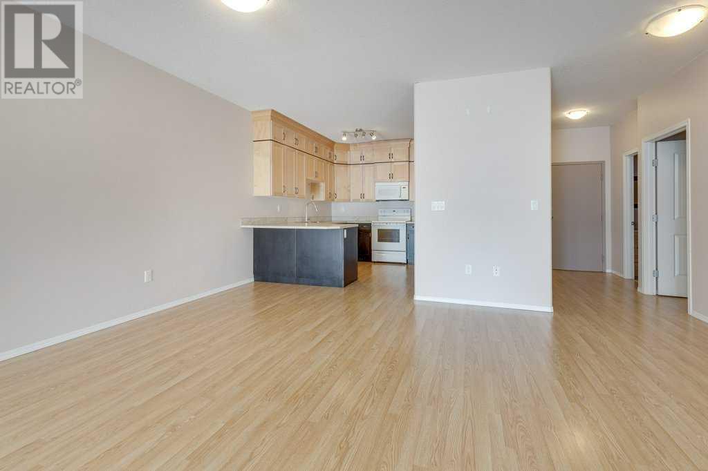 2, 5414 51 Street Property Photo 13