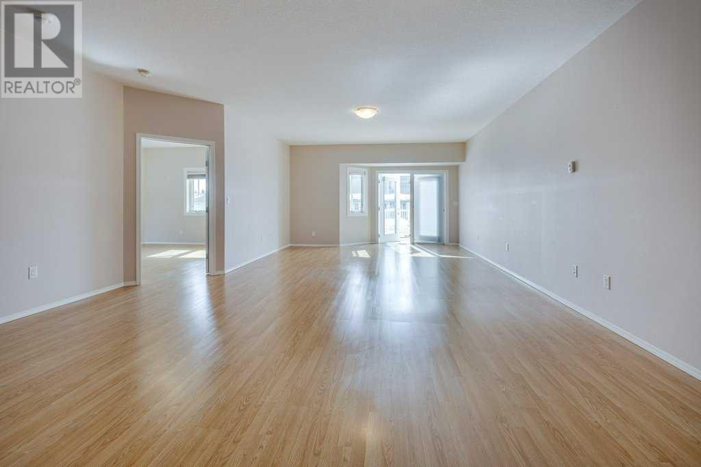 2, 5414 51 Street Property Photo 19
