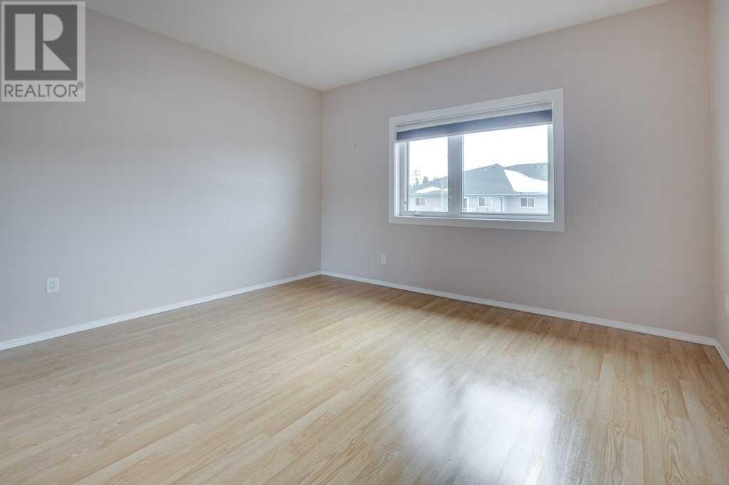 2, 5414 51 Street Property Photo 27