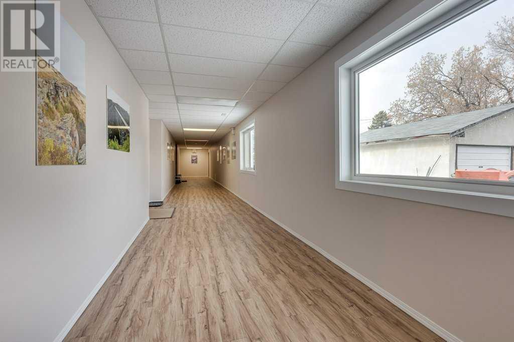 2, 5414 51 Street Property Photo 32