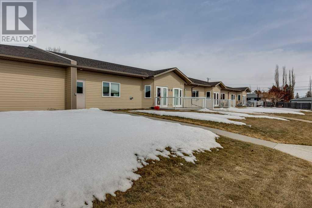 1, 5414 51 Street Property Photo 2