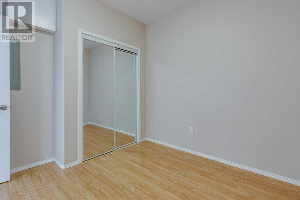 1, 5414 51 Street Property Photo 9