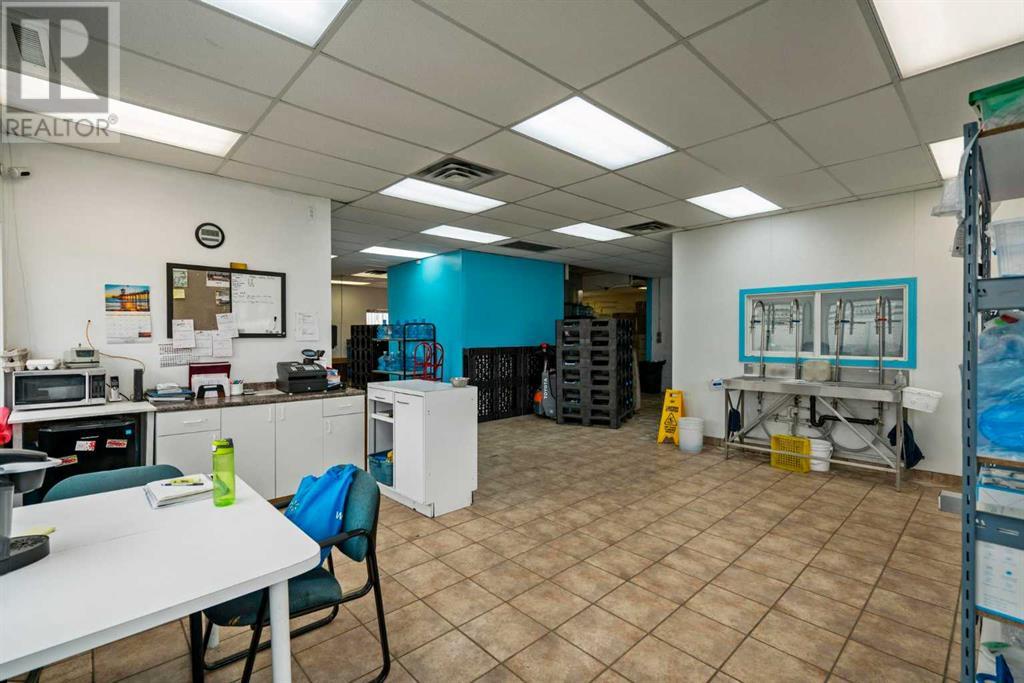 4726 65 Street Property Photo 11