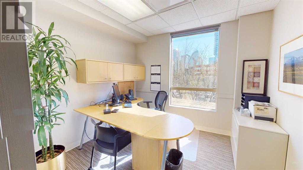 206, 1053 10 Street Sw Property Photo 2