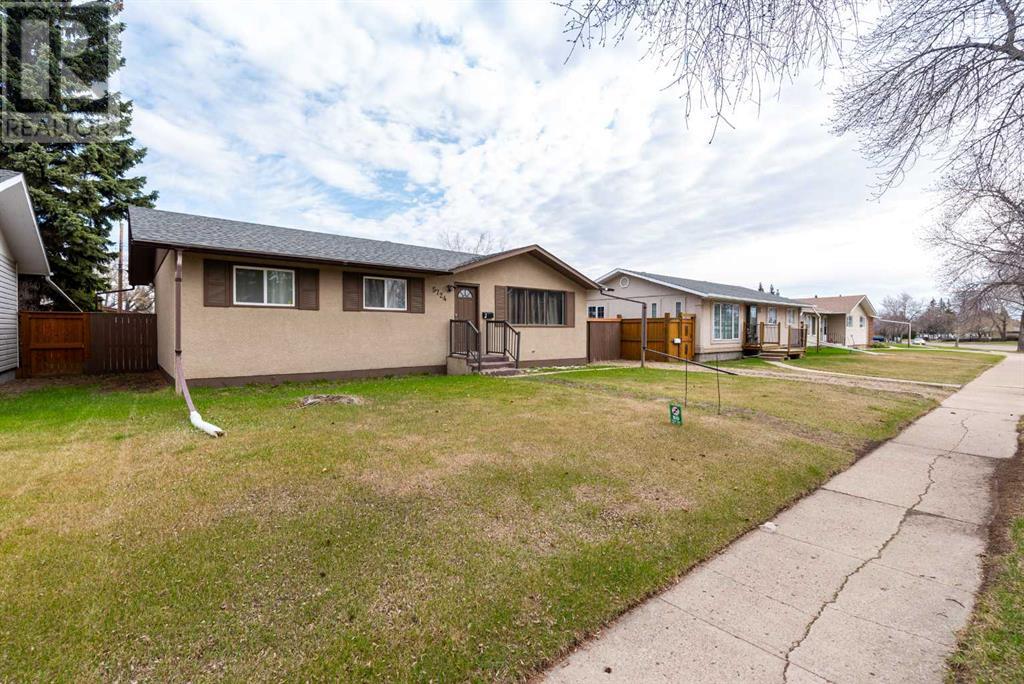 5724 47 Street Property Photo 3