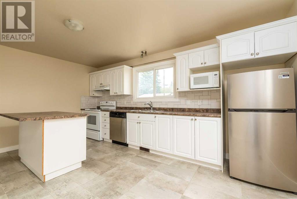 5724 47 Street Property Photo 10