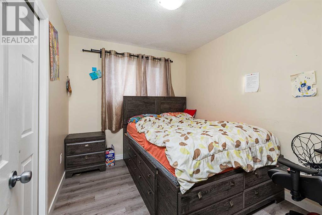 5724 47 Street Property Photo 11
