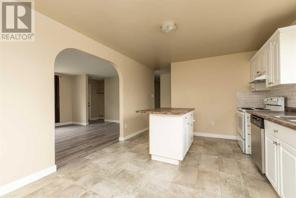 5724 47 Street Property Photo 12