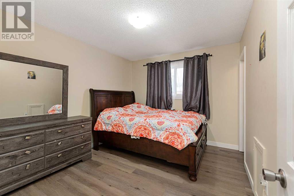 5724 47 Street Property Photo 14