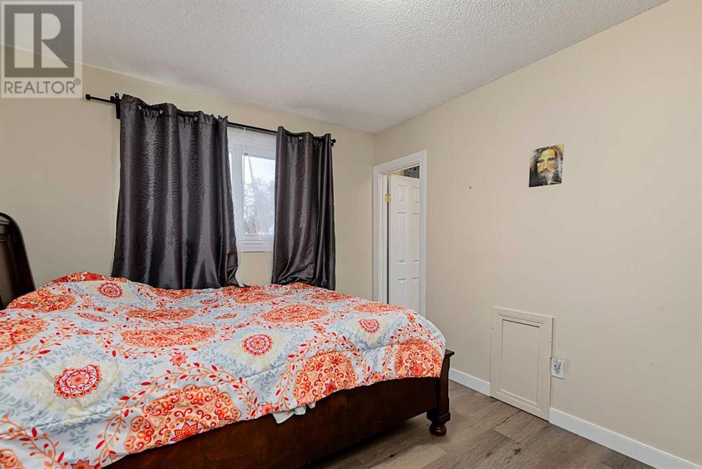 5724 47 Street Property Photo 15