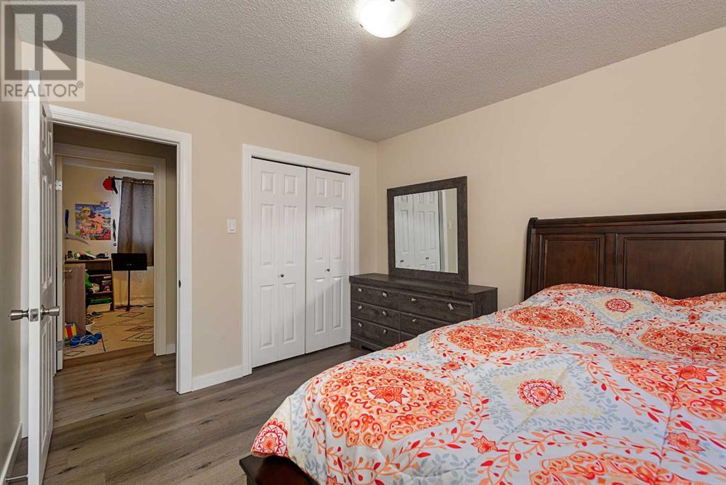 5724 47 Street Property Photo 16