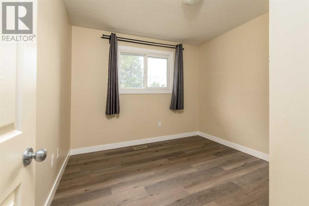 5724 47 Street Property Photo 19