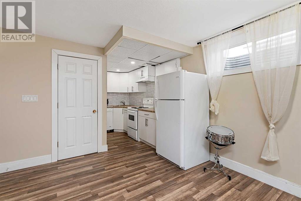 5724 47 Street Property Photo 21