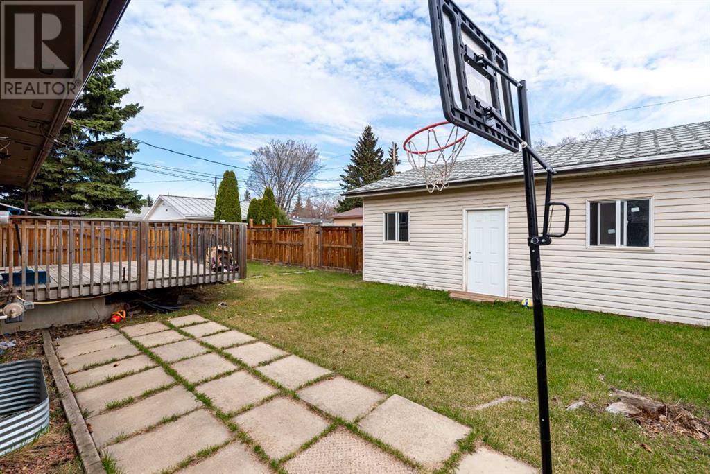 5724 47 Street Property Photo 29