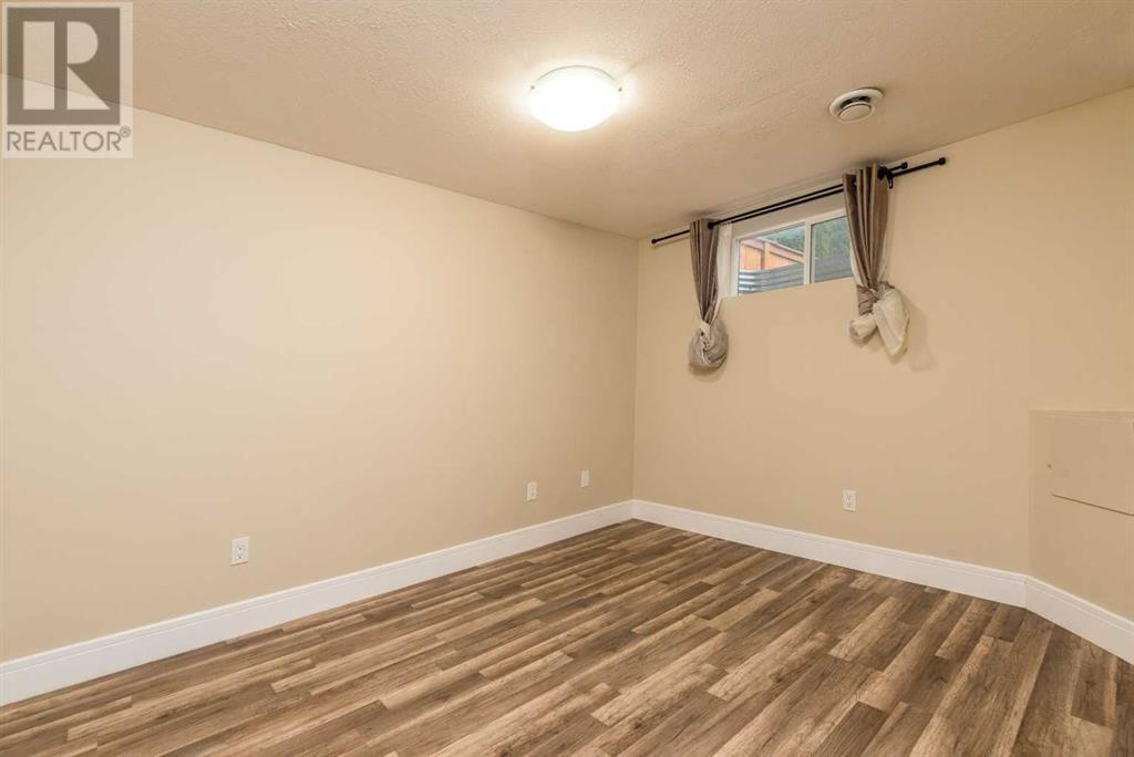 5724 47 Street Property Photo 30