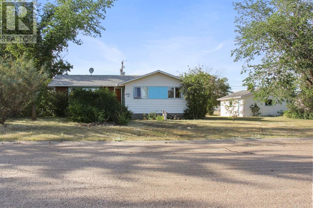 4840 48 Street Property Photo 1