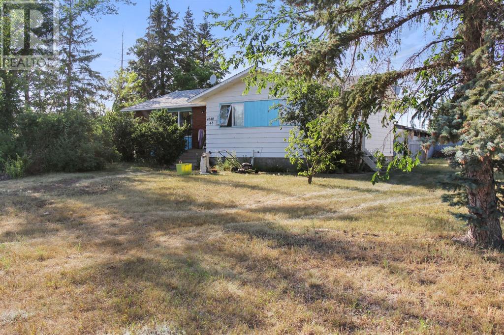 4840 48 Street Property Photo 3