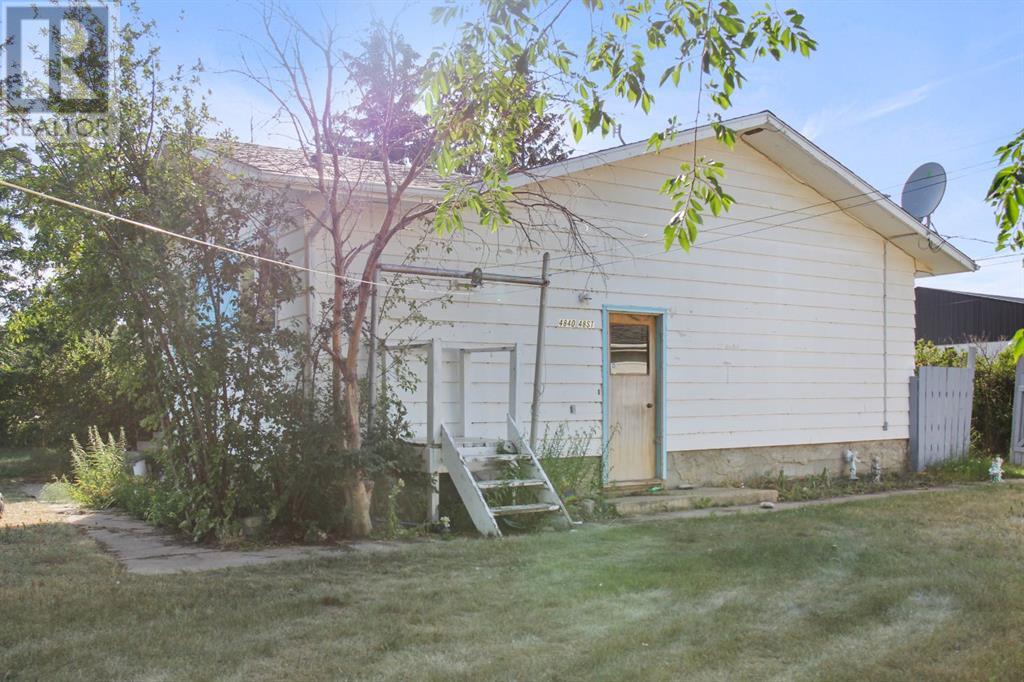 4840 48 Street Property Photo 4