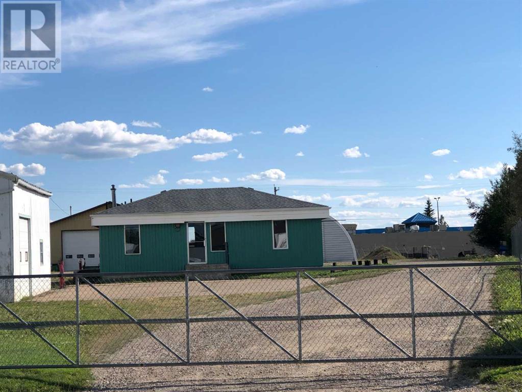 4411 49 Avenue Property Photo 3
