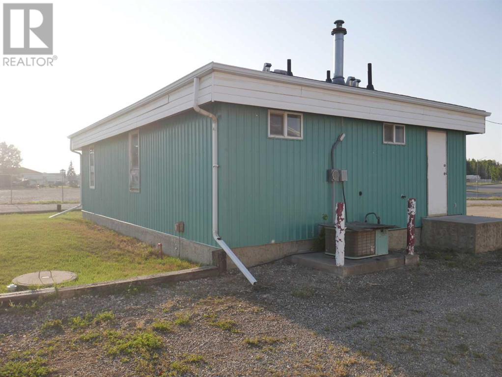 4411 49 Avenue Property Photo 7