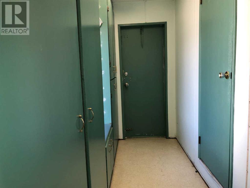 4411 49 Avenue Property Photo 13