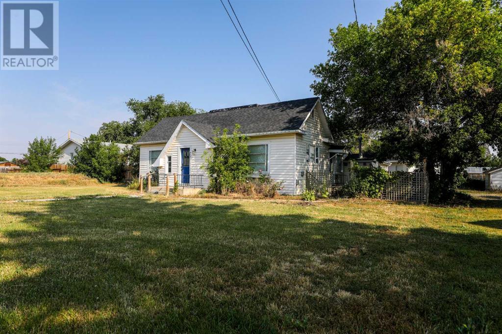 21e 200 Street N Property Photo 4