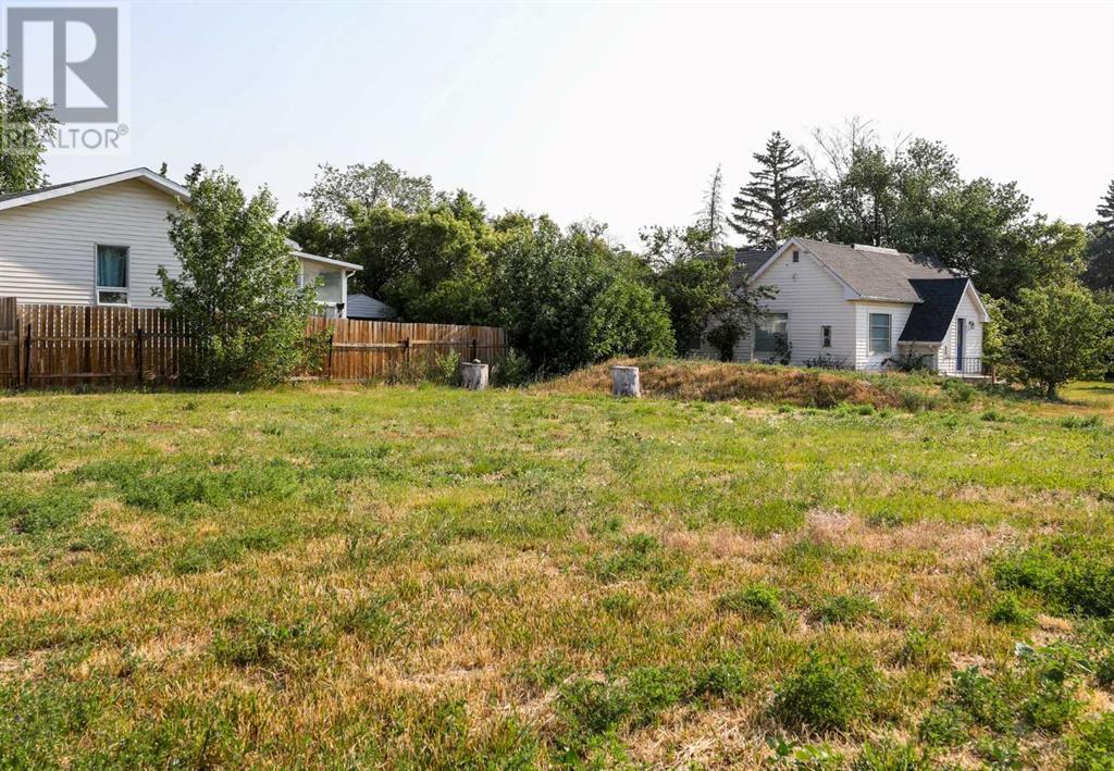 21e 200 Street N Property Photo 12