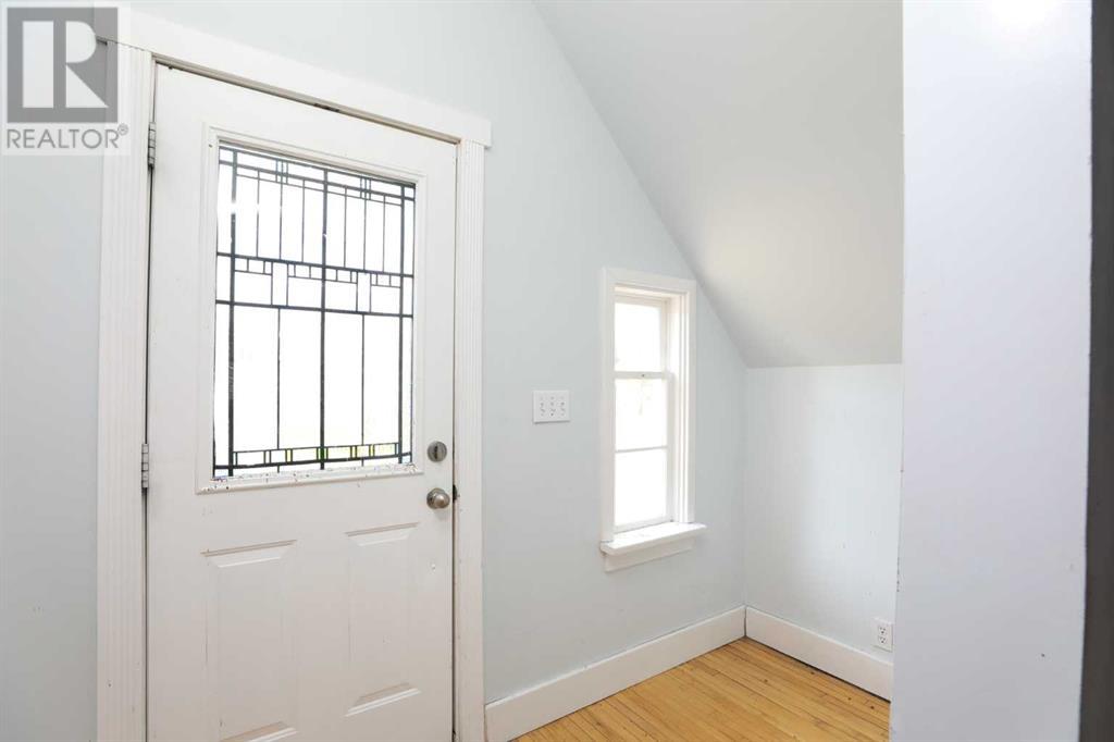 21e 200 Street N Property Photo 16