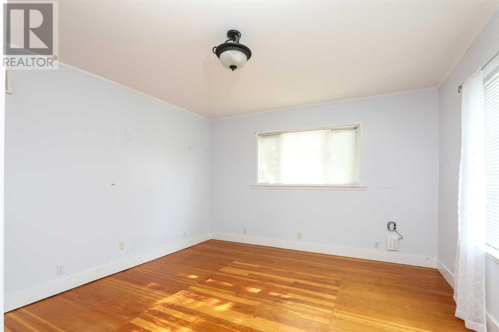 21e 200 Street N Property Photo 19