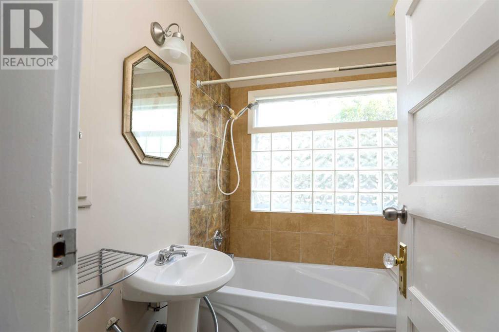21e 200 Street N Property Photo 21