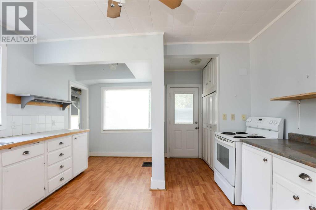 21e 200 Street N Property Photo 24