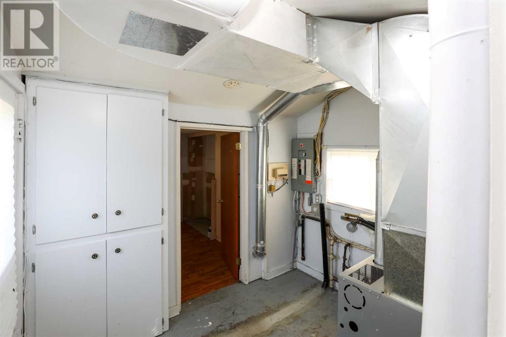 21e 200 Street N Property Photo 26