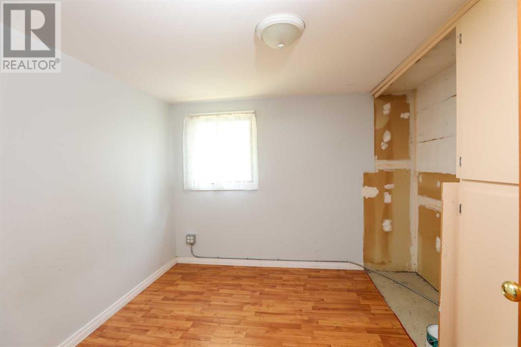 21e 200 Street N Property Photo 27