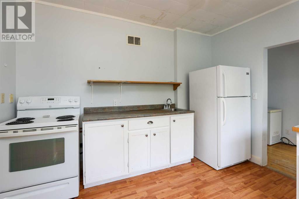 21e 200 Street N Property Photo 29