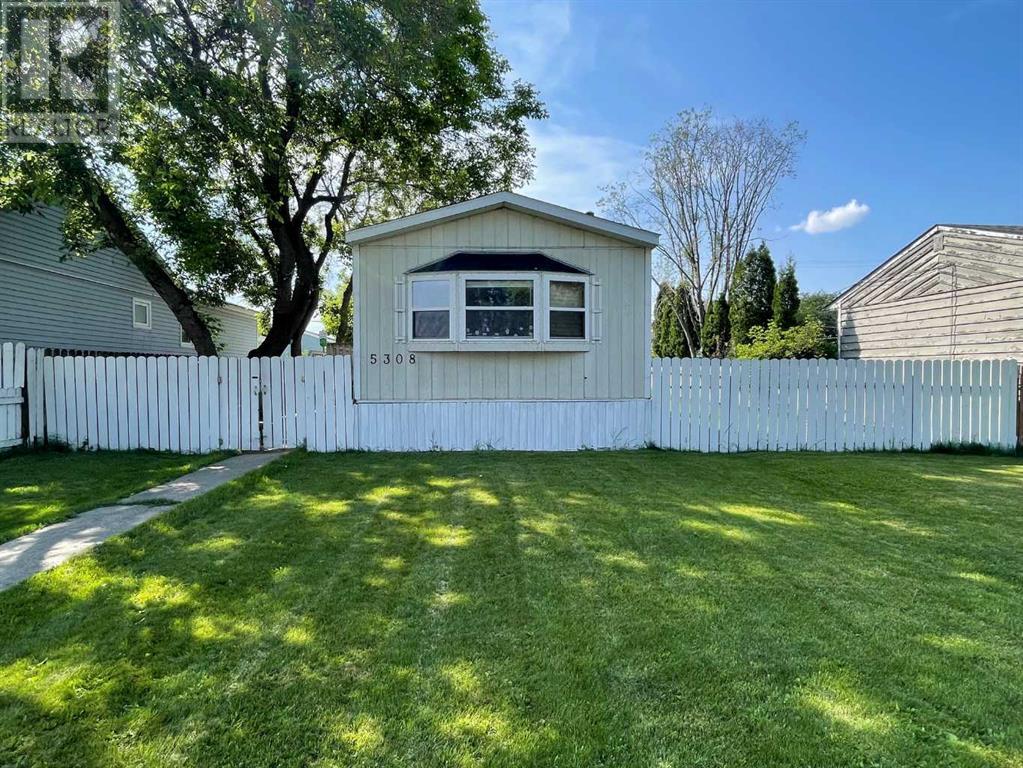 5308 46 Street Property Photo 1