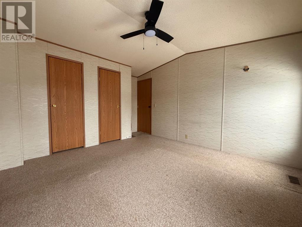 5308 46 Street Property Photo 9
