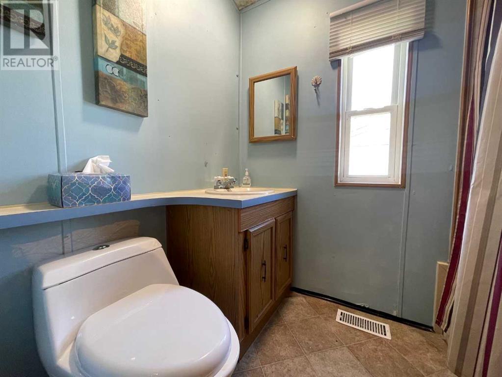 5308 46 Street Property Photo 15