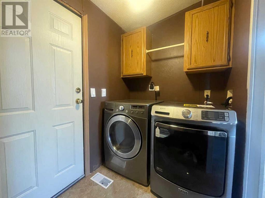 5308 46 Street Property Photo 19