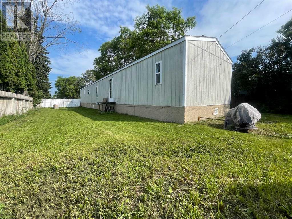 5308 46 Street Property Photo 20