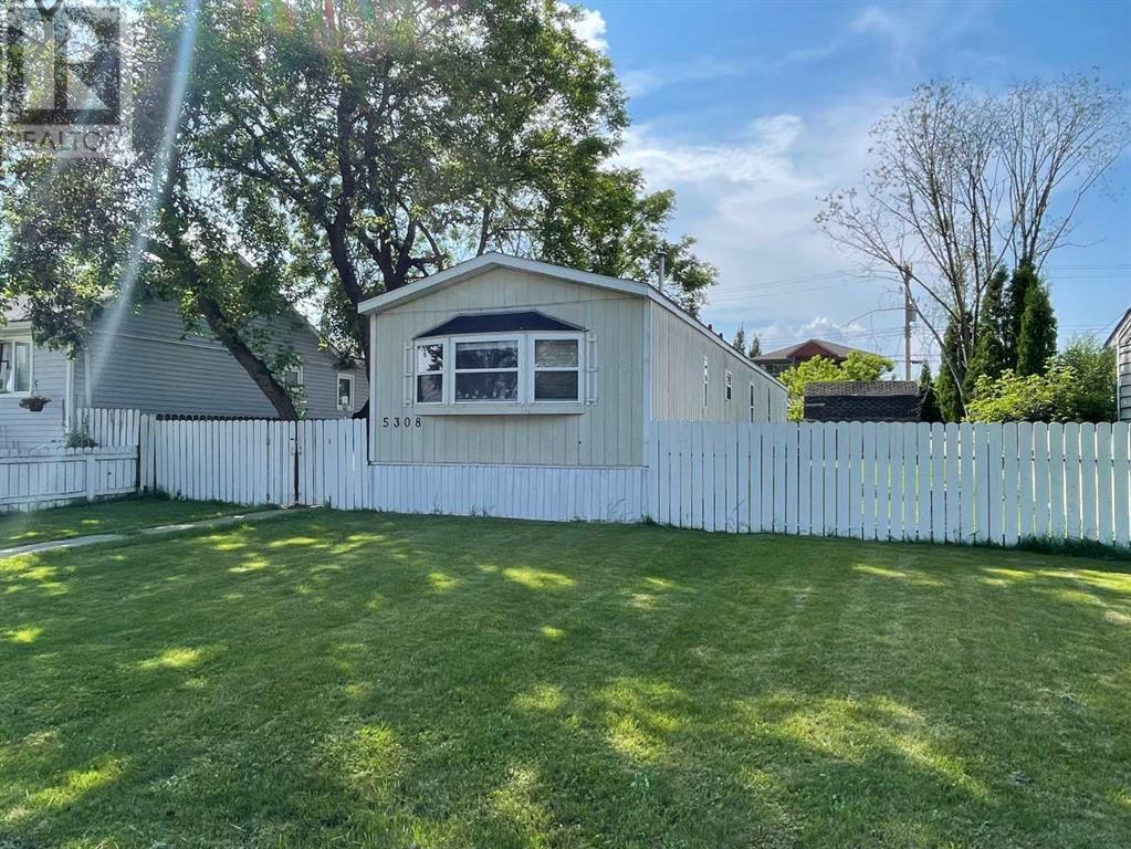 5308 46 Street Property Photo 21