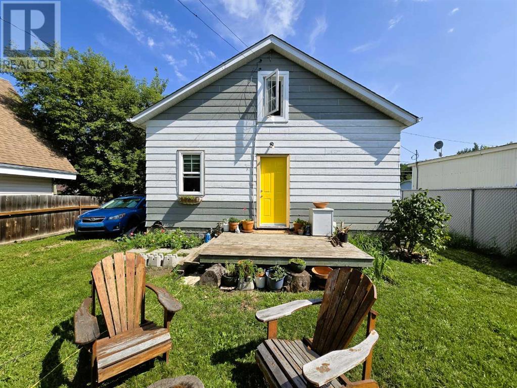 9714 100 Street Property Photo 2
