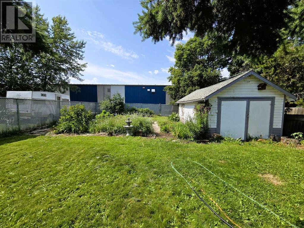 9714 100 Street Property Photo 3