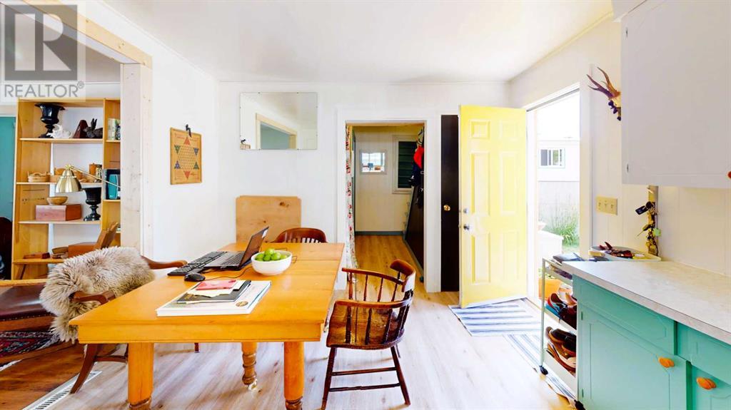 9714 100 Street Property Photo 6