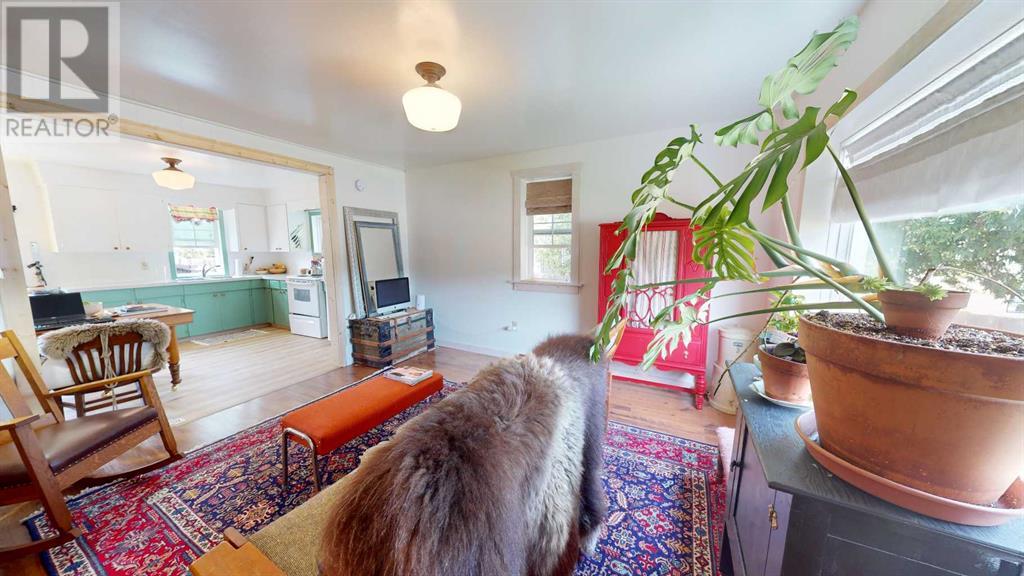 9714 100 Street Property Photo 12