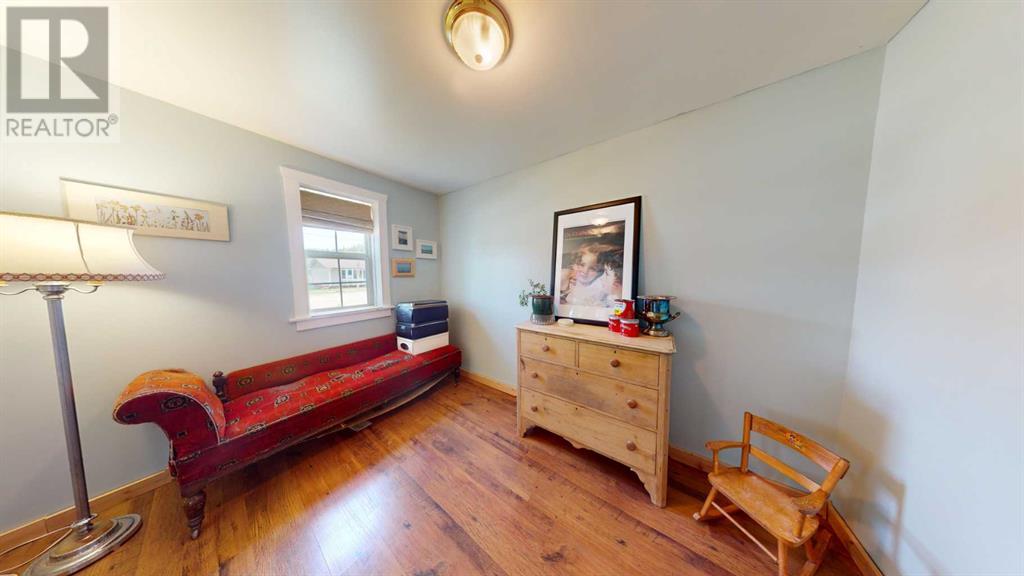 9714 100 Street Property Photo 16