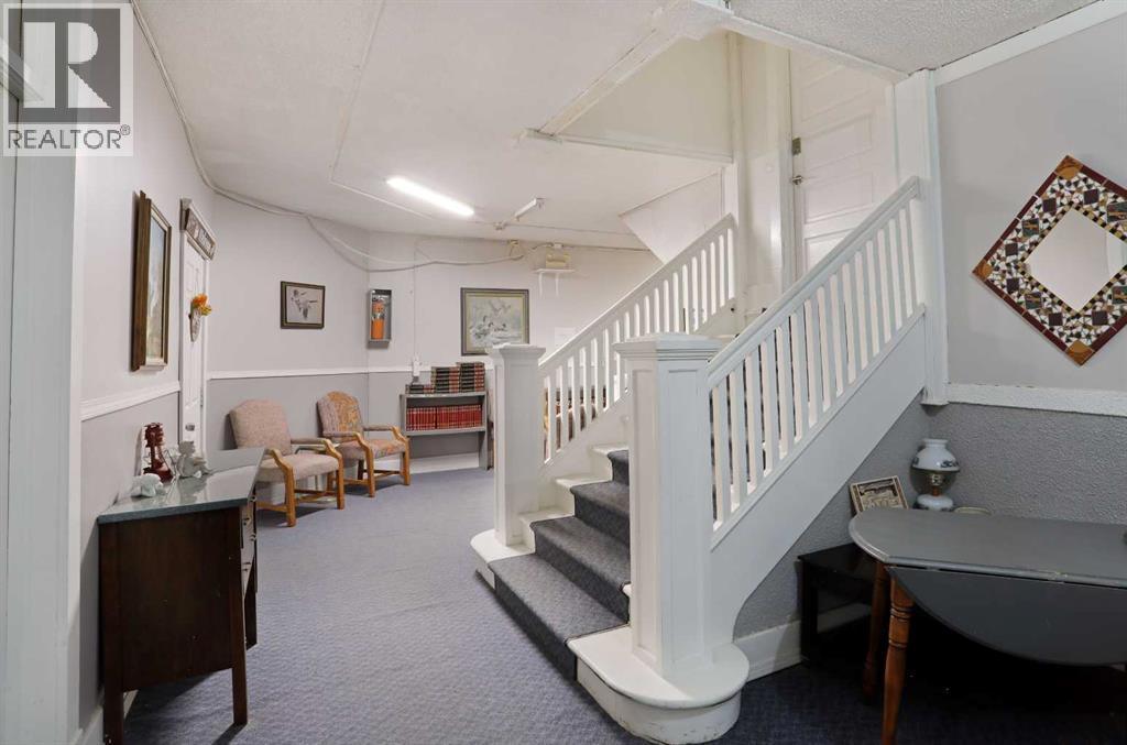 221 Centre Street Property Photo 28